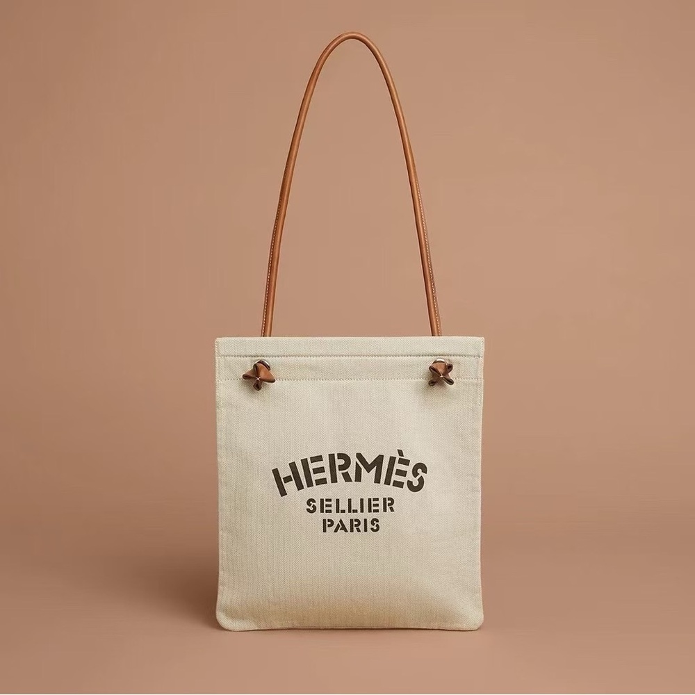 Hermès Aline grooming bag